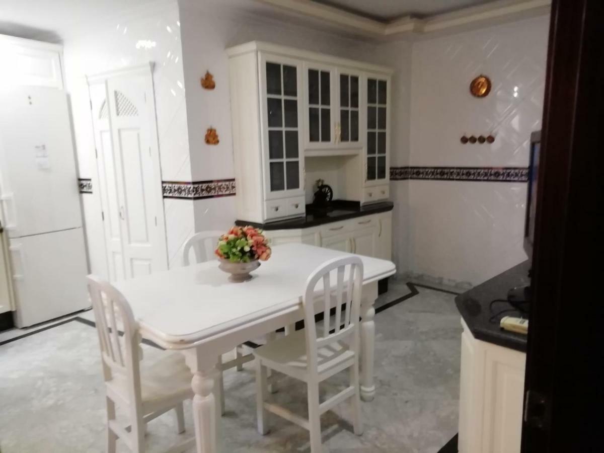 Wish Suite Central De Sevilla Bagian luar foto